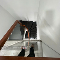 Chỉ 3,5 Tỷ Có Ngay Nhà Quận 1 Trần Quang Khải, P. Tân Định Gồm 2Pn 3 Vệ Sinh22,4M2. Liên Hệ: 0932723936