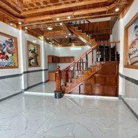 Nhà Thái Hòa Mới 100.Sân Xe Hơi..3 Phòng Ngủ.