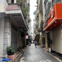 Nhà Mới Toanh - Trần Quốc Hoàn- Phân Lô - Ô Tô Tránh - Thang Máy / 40M2 -5Tầng - Mt4M / Giá Bán 17,2Tỷ
