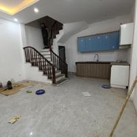 Bán Nhà Xây Mới Xuân La-Tây Hồ.
-Diện Tích 35M,Xây Full 5 Tầng,Mt: 4.3M. Liên Hệ: 0328016975
