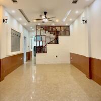 Bán Nhà Ngọc Thụy, Long Biên, Ô Tô Đỗ Cửa. 50m2, 4T giá 8,8 tỷ (cam kết chuẩn)