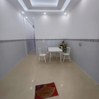 Nhà lầu 3 phòng ngủ, cách Chợ Bình Thủy 300m