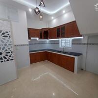 Nhà lầu 3 phòng ngủ, cách Chợ Bình Thủy 300m