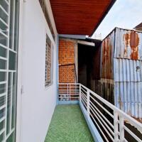 Nhà lầu hoàn công cách trường đại học Cần Thơ 500m