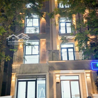 Bán Nhà Phố 5 Tầng Vinhomes Grand Park Quận 9 Full Nội Thất Giá Chỉ 23 Tỷ Với 126M2