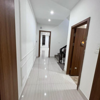 Bán Nhà Nguyễn Khuyến Văn Quán: 90M/4.5M Mặt Tiền - Kinh Doanh Tốt - Giá Rẻ Nhất Khu Chỉ 28 Tỷ