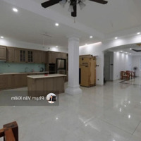 Villa Phong Cách Pháp Tại Tây Hồ - Sát Hồ Tây - Lô Góc 3 Thoáng - 160M2 - Giá Chỉ 65 Tỷ