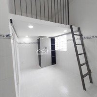 Phòng Trọ Cửa Sổ Thoáng Mát Có Máy Lạnh Và Gác Cao Gần Đại Học Văn Hiến Và Đại Học Công Thương