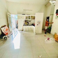 Ngộp Giảm "2 Tỷ"! Bán Nhanh Nhà 3 Mặt Hẻm Sử Dụng "115M2"! Ngang Rộng 7,5M - Hẻm Xe Tải P.12