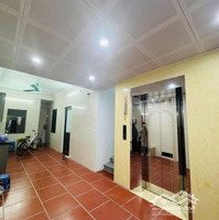 Một Trong Những Cỗ Máy In Tiền Đang Vận Hành Âm Thầm Giữa Lòng Hà Nội