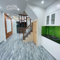 Bán Nhà Hoàng Mai,6 Phòng Ngủ.giá 5.400