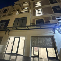 Cho Thuê Np 70 Triệu Khu Mahattan Glory 176M2 Htnt-Thang Máy, Máy Lạnh. Mặt Tiền Nxlp Đối Diện Trường.