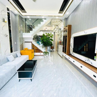 Cần Tiền Bán Gấp Nhà Lê Văn Linh, Phường 13, Quận 4.Diện Tích57M2 Giá Rẻ Nhất Khu Vực 3,299 Tỷ. Sổ Riêng