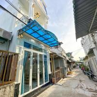Bán Nhà Lầu Mới Hẻm Giáp Khu CBGV Đại học Cần Thơ