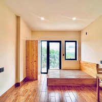 Ban Công Cửa Sổ Thoáng-Đường Lớn Đậu Oto-Đi Làm Q1-Q7-Sala Thuận Tiện