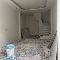 Nhà Riêng 30M2 Tại Cự Khối, 5,2 Tỷ Giá Ưu Đãi, Hàng Hiếm Tại Long Biên, Hà Nội