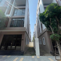 Siêu Hot Biệt Thự Tại The Crown - Vinhomes Ocean Park 3, 125 Triệu / M2, 70M2