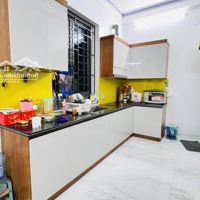 Bán Nhà 6 Tầng -- Tháng Máy-- Oto Đỗ Cửa-- Giá Hơn 5 Tỉ ( Thương Lượng Sâu).