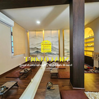 Cho Thuê Biệt Thự Sân Vườn - Thảo Điền _Q2
Dt : 15X15 (1 Trệt, 1 Lầu) Tầng Trệt Trống Suốt