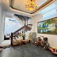 Bán nhà đường Láng ngõ to như phố kinh doanh dân xây  2 thoáng ,sổ nở hậu  40m giá 10.8 tỷ .