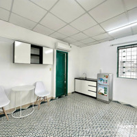Cho Thuê Phòng Cửa Sổ Lớn Full Nội Thất Rộng 30M2 Ở Đoàn Thị Điểm Gần Ngã Tư Phú Nhuận, Q.phú Nhuận