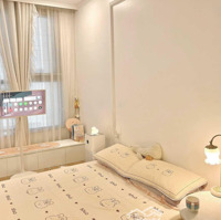 Cần Bán Rất Gấp Căn Hộ 3 Phòng Ngủgolden Park Tower 140M2 Ban Công Đb View Công Viên Cầu Giấy Rất Thoáng
