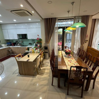 Bán Villa Lucasta Khang Điền Full Nội Thất Đẹp - 10X23M, 2 Lầu, 3 Mặt Sân Vườn