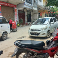 Bán Đất Tặng Nhà - Ô Tô Tránh Dừng Đõi Ngày Đêm - Mặt Tiền Rộng