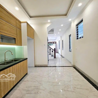 Phố Trạm Long Biên, Nhà Mới Tinh, Diện Tích Rộng. Giá Cực Tốt. Ngay Cầu Vĩnh Tuy,Trung Tâm Thương Mạiaeon.