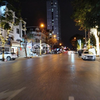 Thang Máy - Nhà Mới Nội Thất Víp - Đối Diện La Casta Văn Phú - Vị Trí Kinh Doanh - Rẻ Nhất