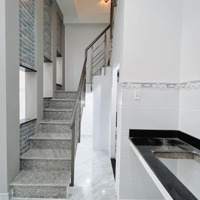 Nhà Q4 Mặt Tiền Hẻm Đoàn Văn Bơ 2 Phòng Ngủlớn 3 Vệ Sinhxây Btct Kiêng Cố - Shr Chính Chủ ( Không Đăng Ảo )