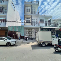 Căn Hộ Dịch Vụ Ngay Tại Vincom Dĩ An Vị Trí Siêu Đẹp Bán Gấp