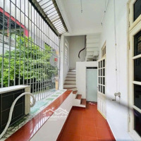 Bán Gấp Nhà Tại Thịnh Liệt, Hoàng Mai. Ngõ Oto Thông Các Ngả,Diện Tích55M2 - 3 Tầng - Cổng 1,8M Cưả 6,6M