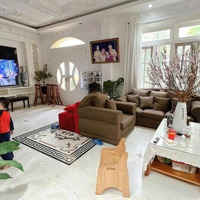Biệt Thự Compound Xuân Thuỷ - Có Hồ Bơi - 6 Phòng Ngủ- 125 Triệu/Tháng