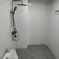 Chủ gửi bán căn nhà riêng Phúc Lợi 30,5m2 5 tầng 3PN oto đỗ cửa giá 5,3 tỷ(Bao thuế phí).