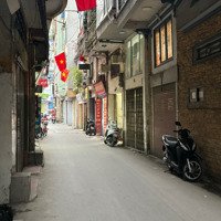 Bán Gấp Nhà Kinh Doanh Ngõ Thịnh Hào , 30 M, 3 Phòng Ngủ 4 Vệ Sinhtại Hàng Bột, Đống Đa, 7,9 Tỷ