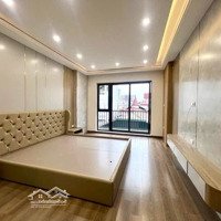 Bán Gấp Nhà Liễu Giai, Gần Hồ Tây, 2 Thoáng, Sân Rộng, Full Nội Thất, Thang Máy, 46M2*6T