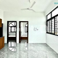 Căn Hộ 2 Phòng Ngủ Cao Cấp Mặt Tiền Lâm Văn Bền Quận 7 - Giáp Quận 4