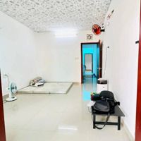 Cho Thuê Phòng Trọ 25M2 + 20M2 Ban Công Kế Đại Học Luật Tphcm