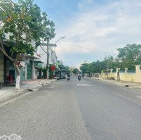 Bán Nhà Vĩnh Hoà Gần Biển, Đối Diện Trường Tiểu Học, Buôn Bán Tốt. 2 Mặt Tiền Trước Sau.