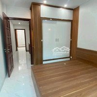 Nhà Miêu Nha, 4 Tầng, 39M2: 6,6 Tỷ. Ôtô Đỗ Cửa. 50M Ra Ôtô Tránh.