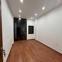 Pháo Đài Láng-nhà mới-ngõ nông-gần phố-41m2-8.1 tỷ