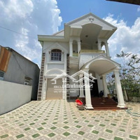 Cần Bán Căn Biệt Thự Trên Quốc Lộ 14 Gần Ccn Huyện Chư Păh
