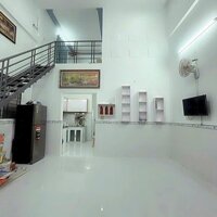 Nhà trệt lửng hoàn công 2 phòng ngủ, lộ ô tô, cách đại học Y Dược 3km