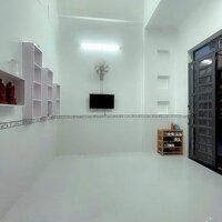 Nhà trệt lửng hoàn công 2 phòng ngủ, lộ ô tô, cách đại học Y Dược 3km