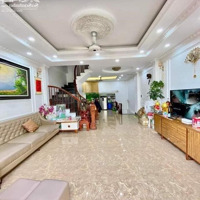 Nhà Biên Giang Ôtô Đỗ Cổng 2Thoáng Gần Cầu Mai Lĩnh