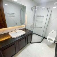 Cho thuê căn hộ 2PN rộng 90m2 tại Âu Cơ, Tây Hồ, đầy đủ nội thất đẹp, hiện đại