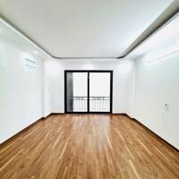 Bán Bán nhà 35m2 x 5 tầng Đàm Quang Trung, Long Biên- Ngay chân cầu Vĩnh Tuy.