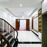Bán Bán nhà 35m2 x 5 tầng Đàm Quang Trung, Long Biên- Ngay chân cầu Vĩnh Tuy.