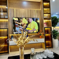 Gia Đình Bán Căn Hộ Tại Kđt Trung Hòa Nhân Chính Tòa 18T2 116M2, 3 Ngủ, Full Đồ , Sổ Đỏ